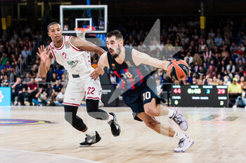 2022-10-28 - Nicola Kalinic of FC Barcelona in action against Devon Hall of EA7 Emporio Armani Milan during the Turkish Airlines EuroLeague basketball match between FC Barcelona and EA7 Emporio Armani Milan on October 28, 2022 at Palau Blaugrana in Barcelona, Spain - BASKETBALL - EUROLEAGUE - FC BARCELONA V MILAN - EUROLEAGUE - BASKETBALL