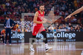 2022-11-04 - #25 ALEC PETERS of Olympiacos Piraeus during the Euroleague, Round 6  match between Olympiacos Piraeus vs Valencia Basket at Peace And Friendship Stadium on November 4, 2022 in Athens, Greece. - OLYMPIACOS BC VS VALENCIA BASKET - EUROLEAGUE - BASKETBALL