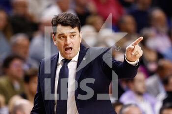 2022-11-17 - Israel Gonzalez, head coach of Alba Berlin during the Turkish Airlines Euroleague basketball match between Real Madrid and Alba Berlin on november 17, 2022 at Wizink Center pavilion in Madrid, Spain - BASKETBALL - EUROLEAGUE - REAL MADRID V ALBA BERLIN - EUROLEAGUE - BASKETBALL
