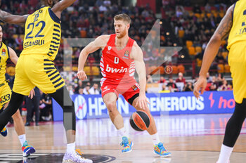 2022-12-13 - #0 THOMAS WALKUP of Olympiacos Piraeus react during the Turkish Airlines Euroleague match between Olympiacos Piraeus and Fenerbahce Beko Istanbul at Peace and Friendship Stadium on December 13, 2022 in Piraeus, Greece - OLYMPIACOS PIRAEUS VS FENERBAHCE BEKO ISTANBUL - EUROLEAGUE - BASKETBALL