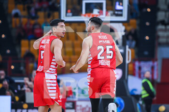 2022-12-13 - #25 ALEC PETERS with #5 GIANNOULIS LARENTZAKIS of Olympiacos Piraeus react during the Turkish Airlines Euroleague match between Olympiacos Piraeus and Fenerbahce Beko Istanbul at Peace and Friendship Stadium on December 13, 2022 in Piraeus, Greece - OLYMPIACOS PIRAEUS VS FENERBAHCE BEKO ISTANBUL - EUROLEAGUE - BASKETBALL