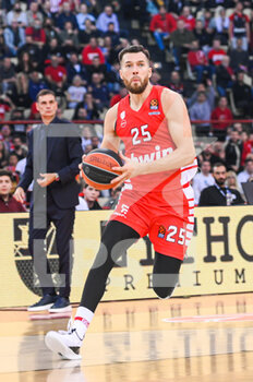 2022-12-13 - #25 ALEC PETERS of Olympiacos Piraeus react during the Turkish Airlines Euroleague match between Olympiacos Piraeus and Fenerbahce Beko Istanbul at Peace and Friendship Stadium on December 13, 2022 in Piraeus, Greece - OLYMPIACOS PIRAEUS VS FENERBAHCE BEKO ISTANBUL - EUROLEAGUE - BASKETBALL