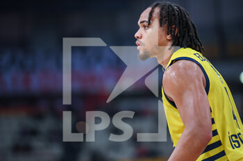 2022-12-13 - #4 CARSEN EDWARDS of Fenerbahce during the Turkish Airlines Euroleague match between Olympiacos Piraeus and Fenerbahce Beko Istanbul at Peace and Friendship Stadium on December 13, 2022 in Piraeus, Greece - OLYMPIACOS PIRAEUS VS FENERBAHCE BEKO ISTANBUL - EUROLEAGUE - BASKETBALL