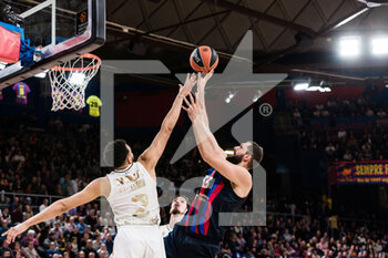 2022-12-09 - Nikola Mirotic of FC Barcelona in action against Amine Noua of LDLC Asvel during the Turkish Airlines EuroLeague Basketball match between FC Barcelona and LDLC Asvel on December 9, 2022 at Palau Blaugrana in Barcelona, Spain - BASKETBALL - EUROLEAGUE - FC BARCELONA V ASVEL - EUROLEAGUE - BASKETBALL