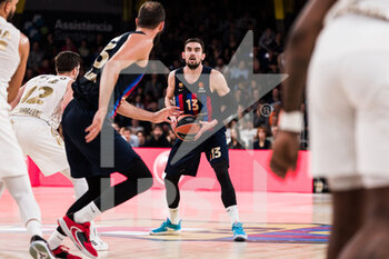 2022-12-09 - Tomas Satoransky of FC Barcelona during the Turkish Airlines EuroLeague Basketball match between FC Barcelona and LDLC Asvel on December 9, 2022 at Palau Blaugrana in Barcelona, Spain - BASKETBALL - EUROLEAGUE - FC BARCELONA V ASVEL - EUROLEAGUE - BASKETBALL