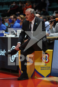 2022-02-27 - Romeo Meo Sacchetti (head coach of Italy) during the FIBA World Cup 2023 qualifiers game Italy Vs. Iceland at the Paladozza sports palace in Bologna, February 27, 2022 - Photo: Michele Nucci - FIBA WORLD CUP QUALIFIERS - ITALIA VS ISLANDA - INTERNATIONALS - BASKETBALL