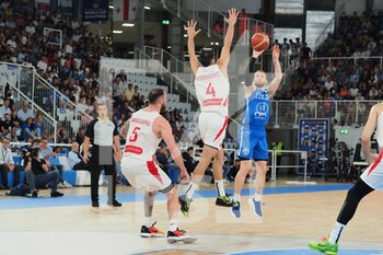 27/08/2022 - Niccolò Mannion (Italy) thwarted by Rati Andronikashvili (Georgia)  - WORLD CUP 2023 QUALIFIERS - ITALY VS GEORGIA - INTERNAZIONALI - BASKET