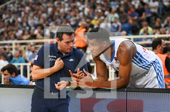 09/08/2022 - GIANNIS ANTETOKOUNMPO #34 of Greek Basketball Team with DIMITRIS ITOUDIS Head Coach during the friendly match between the Greek National Team and the Spanish National Team at OAKA Stadium on August 9, 2022 in Athens, Greece. - FRIENDLY MATCH - GREECE VS SPAIN - INTERNAZIONALI - BASKET