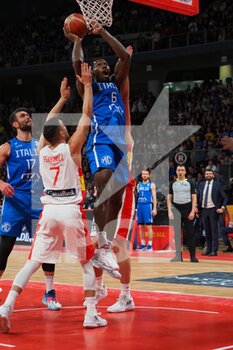 2022-11-11 - Paul Biligha (Italy) thwarted by Jaime Fernandez Bernabe (Spain)  - 2023 FIBA ​​WORLD CUP QUALIFIERS - ITALY VS SPAIN - INTERNATIONALS - BASKETBALL
