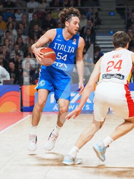 2022-11-11 - Alessandro Pajola (Italy) thwarted by Juan Nunez Garcia (Spain)  - 2023 FIBA ​​WORLD CUP QUALIFIERS - ITALY VS SPAIN - INTERNATIONALS - BASKETBALL