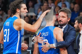 2022-11-11 - Gianmarco Pozzecco head coach (Italy) Marco Spissu (Italy) and Michele Vitali (Italy)  - 2023 FIBA ​​WORLD CUP QUALIFIERS - ITALY VS SPAIN - INTERNATIONALS - BASKETBALL