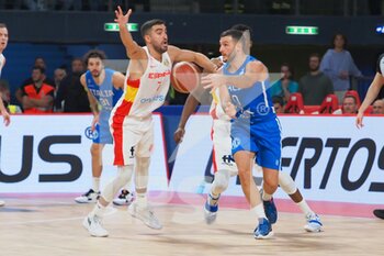 2022-11-11 - Marco Spissu (Italy)   thwarted by Jaime Fernandez Bernabe (Spain)  - 2023 FIBA ​​WORLD CUP QUALIFIERS - ITALY VS SPAIN - INTERNATIONALS - BASKETBALL