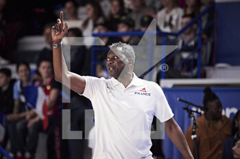 2022-11-27 - Jean Aime TOUPANE (C) of France during the FIBA Women's EuroBasket 2023, Qualifiers Group B, Basketball match between France and Ukraine on November 27, 2022 at Halle Andre Vacheresse in Roanne, France - BASKETBALL - FIBA WOMEN'S EUROBASKET QUALIFIERS - FRANCE V UKRAINE - INTERNATIONALS - BASKETBALL