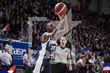 2022-11-27 - Mamignan TOURE (28) of France during the FIBA Women's EuroBasket 2023, Qualifiers Group B, Basketball match between France and Ukraine on November 27, 2022 at Halle Andre Vacheresse in Roanne, France - BASKETBALL - FIBA WOMEN'S EUROBASKET QUALIFIERS - FRANCE V UKRAINE - INTERNATIONALS - BASKETBALL