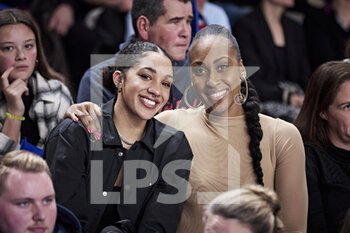 2022-11-27 - Sandring Gruda & Gabby Williams of France during the FIBA Women's EuroBasket 2023, Qualifiers Group B, Basketball match between France and Ukraine on November 27, 2022 at Halle Andre Vacheresse in Roanne, France - BASKETBALL - FIBA WOMEN'S EUROBASKET QUALIFIERS - FRANCE V UKRAINE - INTERNATIONALS - BASKETBALL
