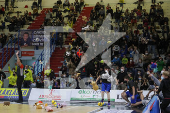 Vanoli Basket Cremona vs UNAHOTELS Reggio Emilia - ITALIAN SERIE A - BASKETBALL