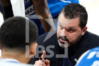 2022-04-03 - Alessandro Magro - Head coach of Germani Basket Brescia and new coach of Under20 Italian Basketball team. - GERMANI BRESCIA VS DOLOMITI ENERGIA TRENTINO - ITALIAN SERIE A - BASKETBALL