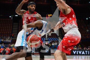 2022-04-16 - Jordan Parks (GeVi Basket Napoli) and Kaleb Tarczewski (AX Armani Exchange Olimpia Milano)  - A|X ARMANI EXCHANGE MILANO VS GEVI NAPOLI - ITALIAN SERIE A - BASKETBALL