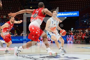 2022-04-16 - Markis McDuffie (GeVi Basket Napoli) and Kyle Hines (AX Armani Exchange Olimpia Milano)  - A|X ARMANI EXCHANGE MILANO VS GEVI NAPOLI - ITALIAN SERIE A - BASKETBALL