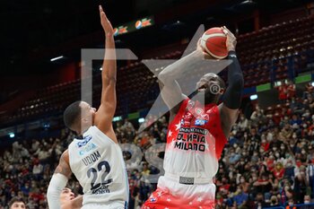2022-05-01 - Ben Bentil (AX Armani Exchange Olimpia Milano) thwarted by Mattia Udom (Happy Casa Brindisi)  - A|X ARMANI EXCHANGE MILANO VS HAPPY CASA BRINDISI - ITALIAN SERIE A - BASKETBALL