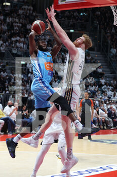 2022-05-01 - Markis McDuffie (Gevi Napoli Basket) (L) thwarted by  Geoffrey Groselle (Fortitudo Kigili Bologna) during the series A1 of italian LBA basketball championship match Kigili Fortitudo Bologna Vs. Gevi Napoli Basket at the Paladozza sports palace - Bologna, May 01, 2022 - Photo: Michele Nucci - FORTITUDO BOLOGNA VS GEVI NAPOLI - ITALIAN SERIE A - BASKETBALL