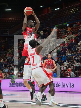 2022-03-26 - Troy Daniels from AX Armani Exchange Olimpia Milano  - A|X ARMANI EXCHANGE MILANO VS OPENJOBMETIS VARESE - ITALIAN SERIE A - BASKETBALL