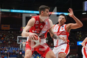 2022-03-26 - Konstantinos Mitoglou from AX Armani Exchange Olimpia Milano thwarted by Justin Reyes (Openjobmetis Varese)  - A|X ARMANI EXCHANGE MILANO VS OPENJOBMETIS VARESE - ITALIAN SERIE A - BASKETBALL