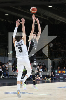 2022-05-29 - Mike Daum (Bertram Derthona Basket Tortona) (R) thwarted by  Marco Belinelli (Segafredo Virtus Bologna) during game 2 of the semi-finals of the championship playoffs
Italian basketball series A1 Segafredo Virtus Bologna Vs. Bertram Derthona Tortona  Basket at the Segafredo Arena - Bologna, May 29, 2022 - Photo: Michele Nucci - VIRTUS SEGAFREDO BOLOGNA VS BERTRAM DERTHONA TORTONA - ITALIAN SERIE A - BASKETBALL