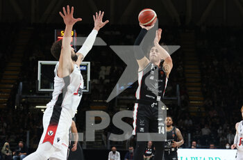 2022-05-29 - Bruno Mascolo (Bertram Derthona Basket Tortona) (R) thwarted by  Kyle Weems (Segafredo Virtus Bologna) during game 2 of the semi-finals of the championship playoffs
Italian basketball series A1 Segafredo Virtus Bologna Vs. Bertram Derthona Tortona  Basket at the Segafredo Arena - Bologna, May 29, 2022 - Photo: Michele Nucci - VIRTUS SEGAFREDO BOLOGNA VS BERTRAM DERTHONA TORTONA - ITALIAN SERIE A - BASKETBALL