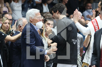 2022-05-29 - Massimo Zanetti (owner of Segafredo Virtus Bologna) and Milos Teodosic (Segafredo Virtus Bologna) at the end of game 2 of the semi-finals of the championship playoffs
Italian basketball series A1 Segafredo Virtus Bologna Vs. Bertram Derthona Tortona  Basket at the Segafredo Arena - Bologna, May 29, 2022 - Photo: Michele Nucci - VIRTUS SEGAFREDO BOLOGNA VS BERTRAM DERTHONA TORTONA - ITALIAN SERIE A - BASKETBALL