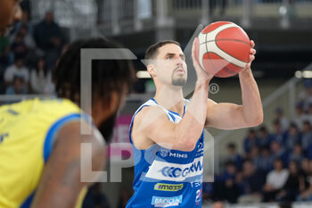 2022-10-16 - John Petrucelli - Germani Basket Brescia at free throw. - GERMANI BASKET BRESCIA VS GINOVA SCAFATI - ITALIAN SERIE A - BASKETBALL