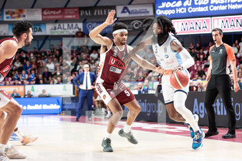 2022-11-06 - Robert Johnson (GeVi Napoli Basket) and Allerik Freeman (Umana Reyer Venezia) - UMANA REYER VENEZIA VS GEVI NAPOLI BASKET - ITALIAN SERIE A - BASKETBALL