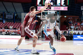 2022-11-06 - Robert Johnson (GeVi Napoli Basket) and Michael Bramos (Umana Reyer Venezia) - UMANA REYER VENEZIA VS GEVI NAPOLI BASKET - ITALIAN SERIE A - BASKETBALL
