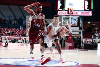 2022-11-06 - Jordan Parks (Umana Reyer Venezia) and David Michineau (GeVi Napoli Basket) - UMANA REYER VENEZIA VS GEVI NAPOLI BASKET - ITALIAN SERIE A - BASKETBALL