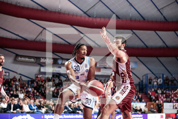 2022-11-06 - Elijah Stewart (GeVi Napoli Basket) and Amedeo Tessitori (Umana Reyer Venezia) - UMANA REYER VENEZIA VS GEVI NAPOLI BASKET - ITALIAN SERIE A - BASKETBALL