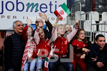 19/11/2022 - Supporters of Pallacanestro Varese OpenJobMetis celebrate the victory at the end of the match during the LBA Lega Basket A 2022/23 Regular Season game between OpenJobMetis Varese and Umana Reyer Venezia at Enerxenia Arena, Varese, Italy on November 19, 2022 - OPENJOBMETIS VARESE VS UMANA REYER VENEZIA - SERIE A - BASKET