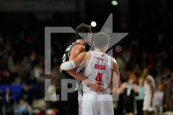 2022-12-04 - Ross and bellinelli at the end of the match  - OPENJOBMETIS VARESE VS VIRTUS SEGAFREDO BOLOGNA - ITALIAN SERIE A - BASKETBALL