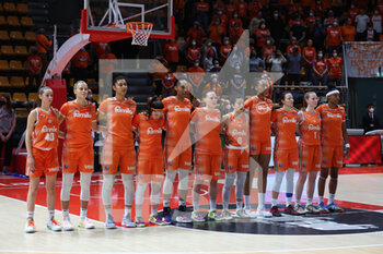 2022-05-05 - The Famila Schio Basket team during the game 4 final of the Italian women's basketball championship of the A1 series playoff Virtus Segafredo Bologna vs. Famila Schio at the Paladozza Sports palace, Bologna, May 05, 2022 - Photo: Michele Nucci - PLAYOFF - VIRTUS SEGAFREDO BOLOGNA VS FAMILA BASKET SCHIO - ITALIAN SERIE A1 WOMEN - BASKETBALL