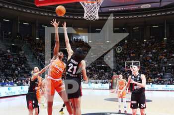2022-05-05 - Sandrine Gruda (Famila Schio Basket) (L) in action thwarted by Brianna Turner (Segafredo Virtus Bologna) during the game 4 final of the Italian women's basketball championship of the A1 series playoff Virtus Segafredo Bologna vs. Famila Schio at the Paladozza Sports palace, Bologna, May 05, 2022 - Photo: Michele Nucci - PLAYOFF - VIRTUS SEGAFREDO BOLOGNA VS FAMILA BASKET SCHIO - ITALIAN SERIE A1 WOMEN - BASKETBALL