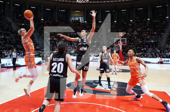2022-05-05 - Kitija Laksa (Famila Schio Basket) (L) in action thwarted by Brianna Turner (Segafredo Virtus Bologna) during the game 4 final of the Italian women's basketball championship of the A1 series playoff Virtus Segafredo Bologna vs. Famila Schio at the Paladozza Sports palace, Bologna, May 05, 2022 - Photo: Michele Nucci - PLAYOFF - VIRTUS SEGAFREDO BOLOGNA VS FAMILA BASKET SCHIO - ITALIAN SERIE A1 WOMEN - BASKETBALL