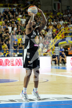 2022-06-12 - Trevor Lacey - APU Old Wild West Udine at free-throw. - PLAYOFF FINALS - 4TH MATCH - TEZENIS VERONA VS APU UDINE - ITALIAN SERIE A2 - BASKETBALL