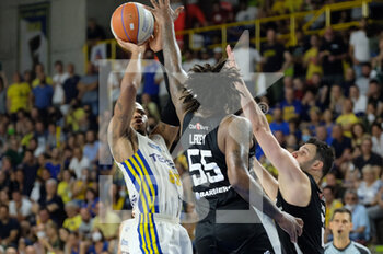 2022-06-12 - Suspension shot for Karvel Anderson - Scaligera Basket Tezenis Verona - PLAYOFF FINALS - 4TH MATCH - TEZENIS VERONA VS APU UDINE - ITALIAN SERIE A2 - BASKETBALL