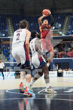 2022-10-15 - Trevon Allen (Juvi Cremona) thwarted by Giddy Potts (Urania Basket Milano) and Giorgio Piunti (Urania Milano)  - URANIA MILANO VS JU-VI CREMONA - ITALIAN SERIE A2 - BASKETBALL