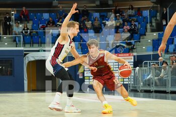 2022-10-15 - Alfredo Boglio (Juvi Cremona) thwarted by Andrea Amato (Urania Basket Milano)  - URANIA MILANO VS JU-VI CREMONA - ITALIAN SERIE A2 - BASKETBALL