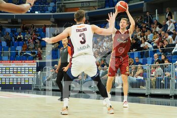 2022-10-15 - Davide Reati (Juvi Cremona) thwarted by Michele Ebeling (Urania Basket Milano)  - URANIA MILANO VS JU-VI CREMONA - ITALIAN SERIE A2 - BASKETBALL