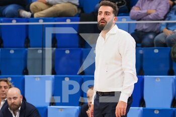 2022-10-26 - Davide Villa, coach della Urania Basket Milano  - URANIA MILANO VS ASSIEGECO PIACENZA - ITALIAN SERIE A2 - BASKETBALL
