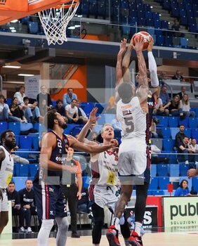 2022-10-26 - Brandy Skeens (Assigeco Piacenza) thwarted by Kyndahl Hill (Urania Basket Milano)  - URANIA MILANO VS ASSIEGECO PIACENZA - ITALIAN SERIE A2 - BASKETBALL