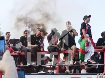 2022-05-23 - Antonio Mirante, Olivier Giroud,  players of AC Milan celebrates during the Serie A Victory Parade on May 23, 2022 in Milan, Italy. ©Photo: Cinzia Camela. - MILAN SERIE A CHAMPIONSHIP VICTORY CELEBRATIONS - OTHER - SOCCER