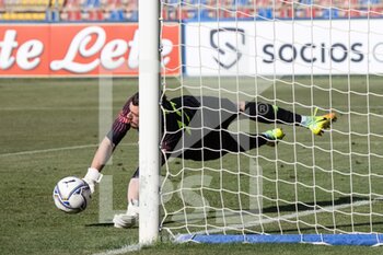 2022-06-07 - Kacper Tobiasz of Poland U20 saves the penalty during the International Friendly match between Italy U20 and Poland U20 at Stadio Riviera delle Palme on June 7, 2022 in San Benedetto del Tronto, Italy. ©Photo: Cinzia Camela. - U20 ITALY VS POLAND - OTHER - SOCCER