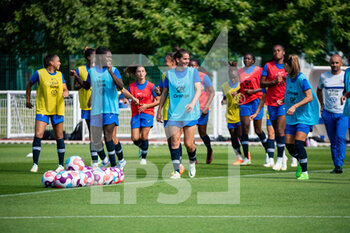 2022-06-29 - Charlotte Bilbault of France with teammates during the training of the French women's team on June 29, 2022 in Clairefontaine, France - FOOTBALL - TRAINING OF THE FRENCH WOMEN'S TEAM - OTHER - SOCCER